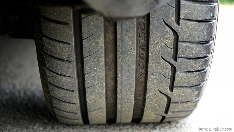 Работник автосервиса украл грузовых шин на 60 тысяч рублей