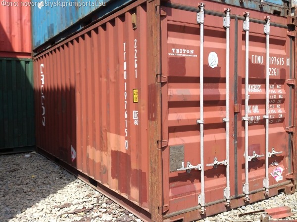 Двое жителей Мамоново сдали на металлолом краденный контейнер на 20 кубов