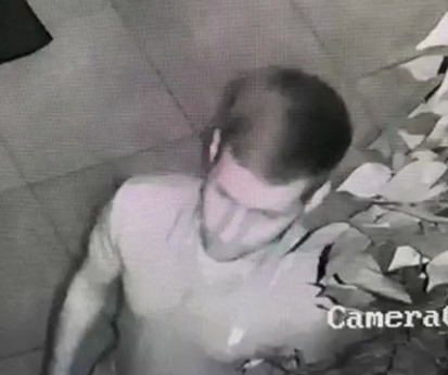 Полиция разыскивает хулигана, избившего человека у бара «Мираж» в Калининграде