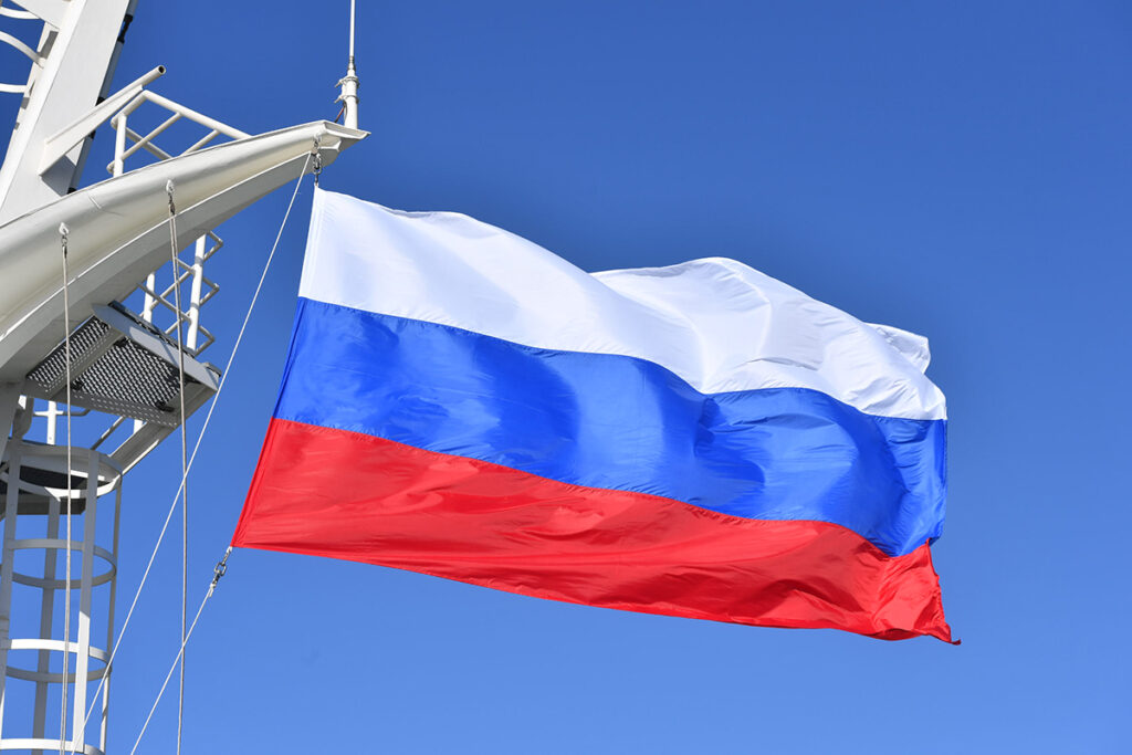 На пароме «Генерал Черняховский» поднят Государственный флаг Российской Федерации