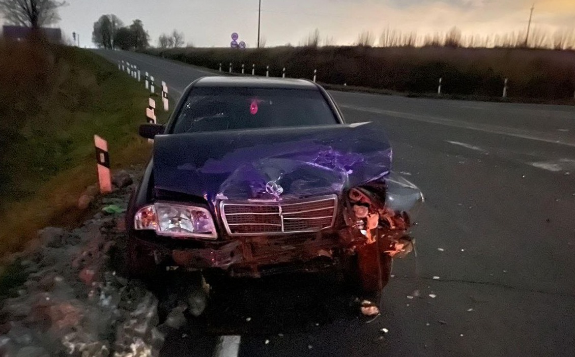 Калининградка за рулём «Мерседеса» врезалась в «Рено»: водитель погиб, а 6-летний пассажир чудом выжил