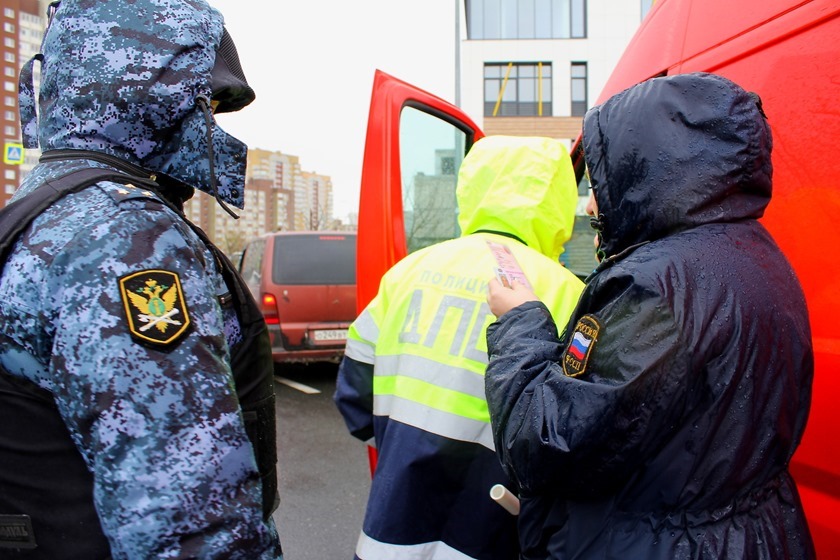 Приставы и сотрудники ГИБДД провели рейд в Калининграде. Арестованы 3 машины