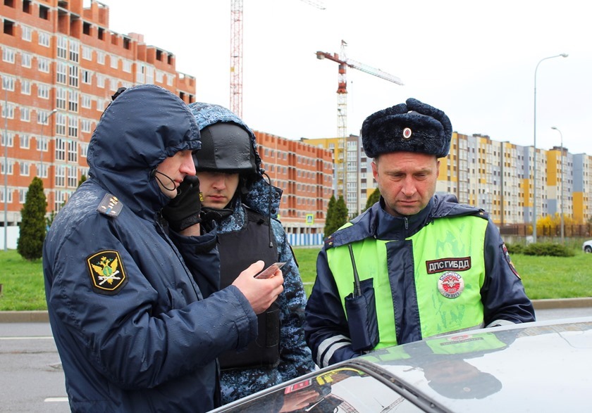 Приставы и сотрудники ГИБДД провели рейд в Калининграде. Арестованы 3 машины