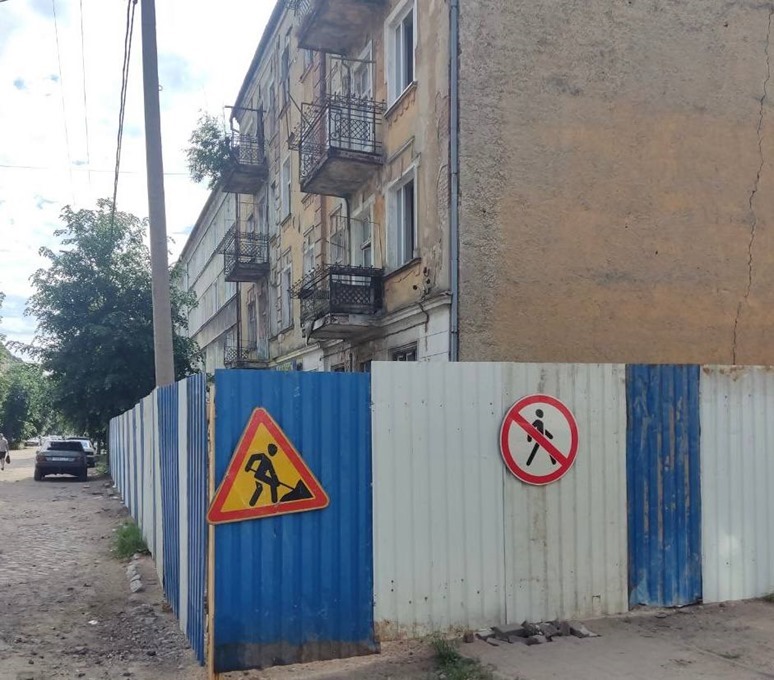 В Советске ограничили доступ к аварийному дому по Луначарского