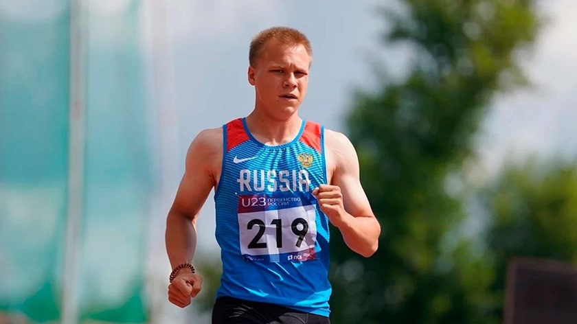 Бегун из Светлого завоевал две золотые медали молодёжного первенства России