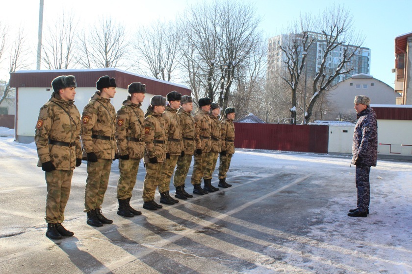 Курсанты Новосибирского военного института прошли стажировку в полку Росгвардии в Калининграде