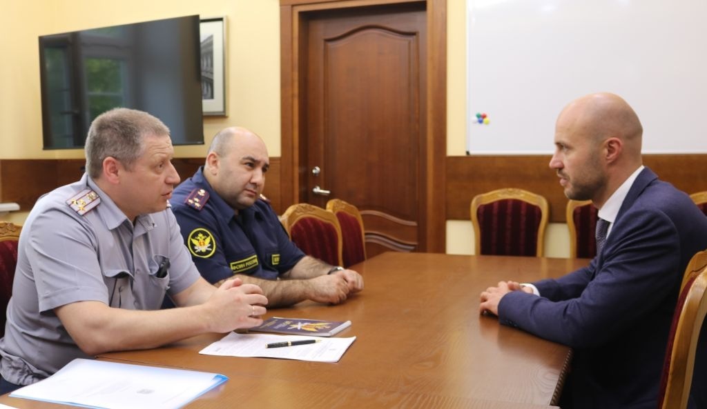 В правительстве региона обсудили сотрудничество УФСИН со строителями