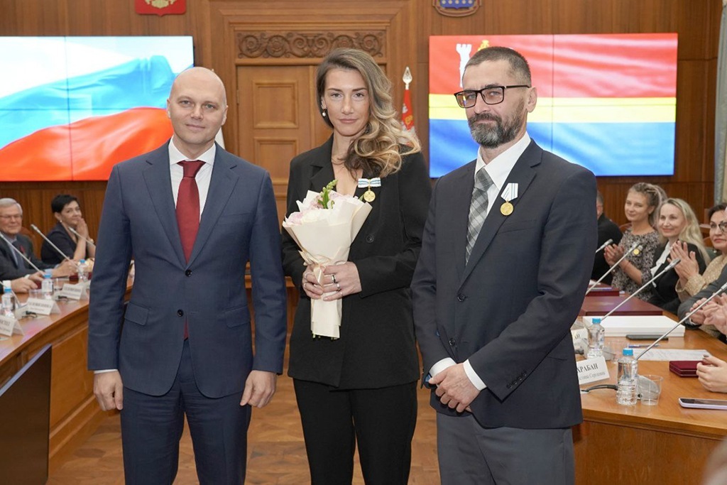 Губернатор наградил лучших жителей Калининградской области Губернатор наградил лучших жителей Калининградской области
