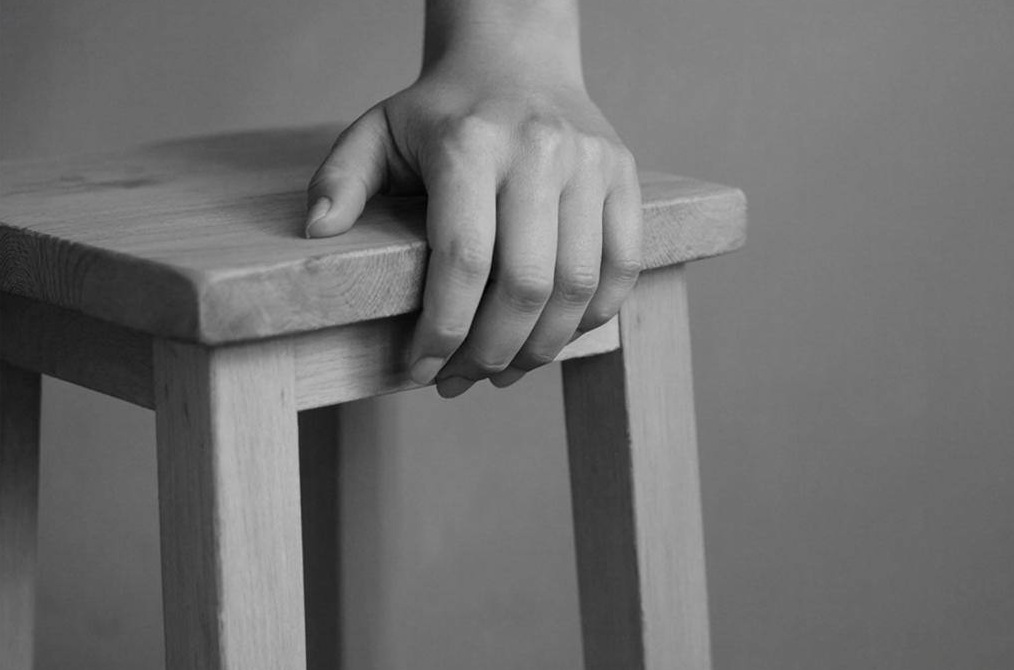 В Краснознаменске женщина ударила сожителя табуретом В Краснознаменске женщина ударила сожителя табуретом