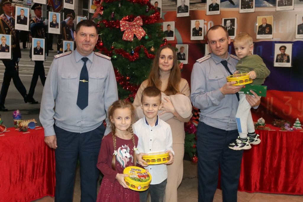 В УФСИН Калининградской области выбрали лучшие детские игрушки, сделанные руками детей сотрудников В УФСИН Калининградской области выбрали лучшие детские игрушки, сделанные руками детей сотрудников