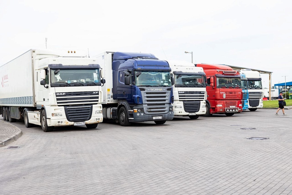 Через границу Калининградской области за сутки проследовало почти 600 автомобилей