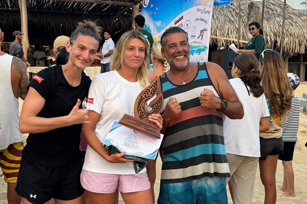 Калининградка Анна Тихонова завоевала серебро на международном турнире по сёрфингу на Шри-Ланке