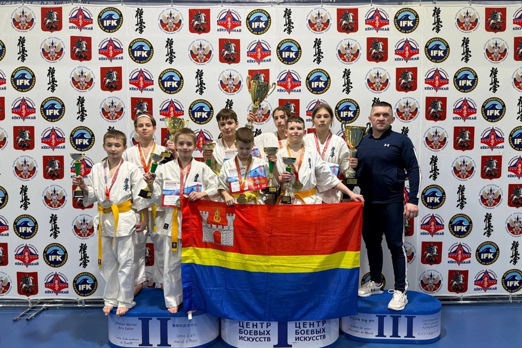 Калининградские каратисты завоевали семь медалей на международном турнире