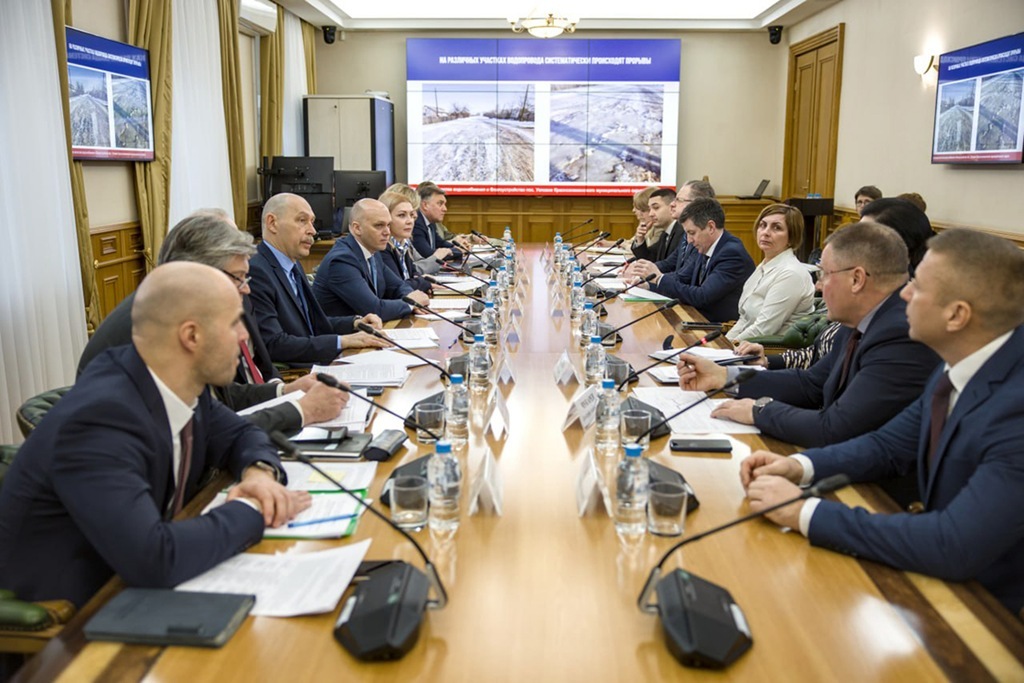 Беспрозванных поручил отремонтировать водопровод в Узловом и амбулаторию в Волочаевском Беспрозванных поручил отремонтировать водопровод в Узловом и амбулаторию в Волочаевском