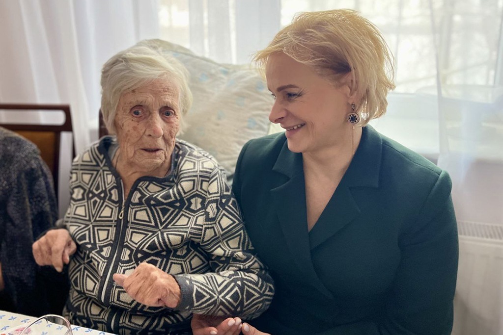 101 год — и в строю: труженица тыла из Калининграда получила поздравления от Путина и губернатора 101 год — и в строю: труженица тыла из Калининграда получила поздравления от Путина и губернатора