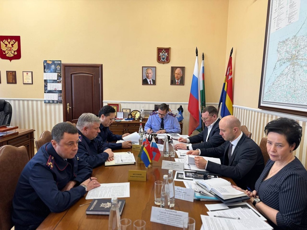 В СК провели приём граждан: 14 калининградцев пожаловались на аварийные дома и расселение