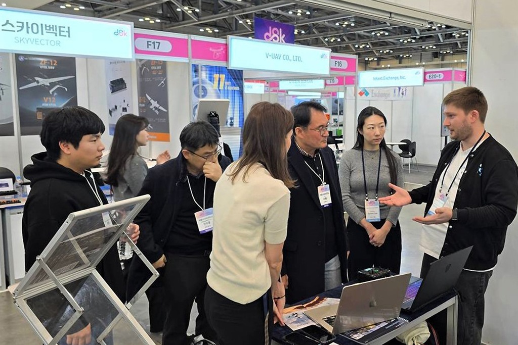 Калининградский симулятор дронов представили на крупнейшей выставке Азии в Пусане Калининградский симулятор дронов представили на крупнейшей выставке Азии в Пусане