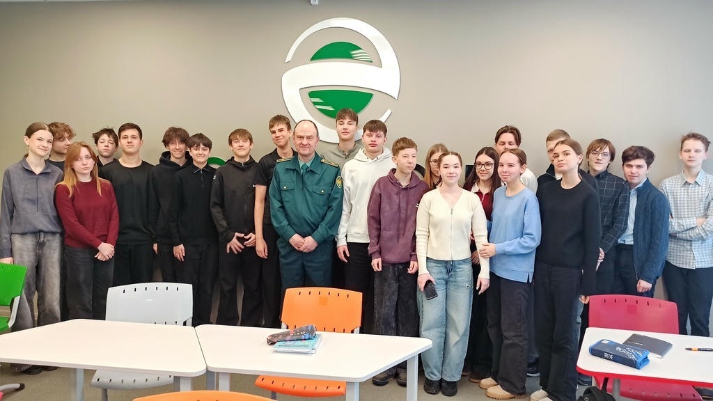 Калининградский таможенник пришёл в лицей с дозиметром и рассказал, как ищут радиацию